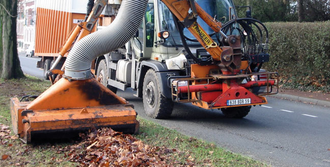 Ramassage de feuilles et détritus à grand rendement